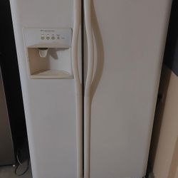 Frigidaire Refrigerator - FREE -  See Description 