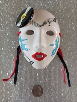 Vandor Mask with record and dancers