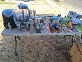 Yard sale  120 Walton