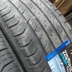 Tire 225/55/18