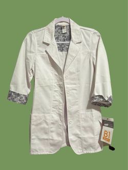 Lab jacket  versatile healthcare use