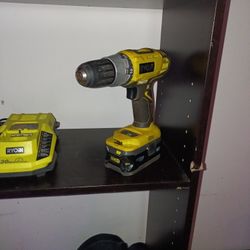 ✨✨✨RYOBI CORDLESS DRILL + 30 MIN CHARGER!!