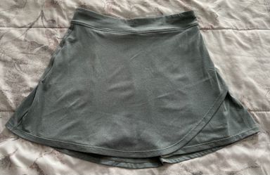 Eleven by Venus Williams gray circle wrap tennis skort with white shorts, size M Made in USA