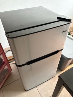 Haier two door mini fridge/freezer
