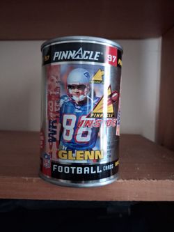 VINTAGE PATRIOTS CARDS UNOPENED CAN