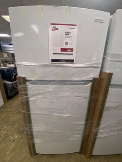 Frigidaire  FFTR2045VW  Refrigerator