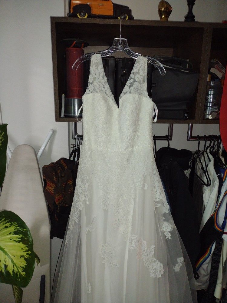 Brand New Wedding dress