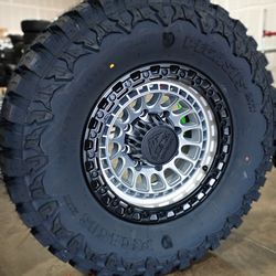 17 inch lock Mojave 8 lug with 35 12 50 17 mt