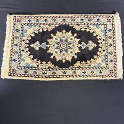Persian Rug Hand Knotted Blue Medallion 2'x1' or 14"x23" or 35cm X 60cm