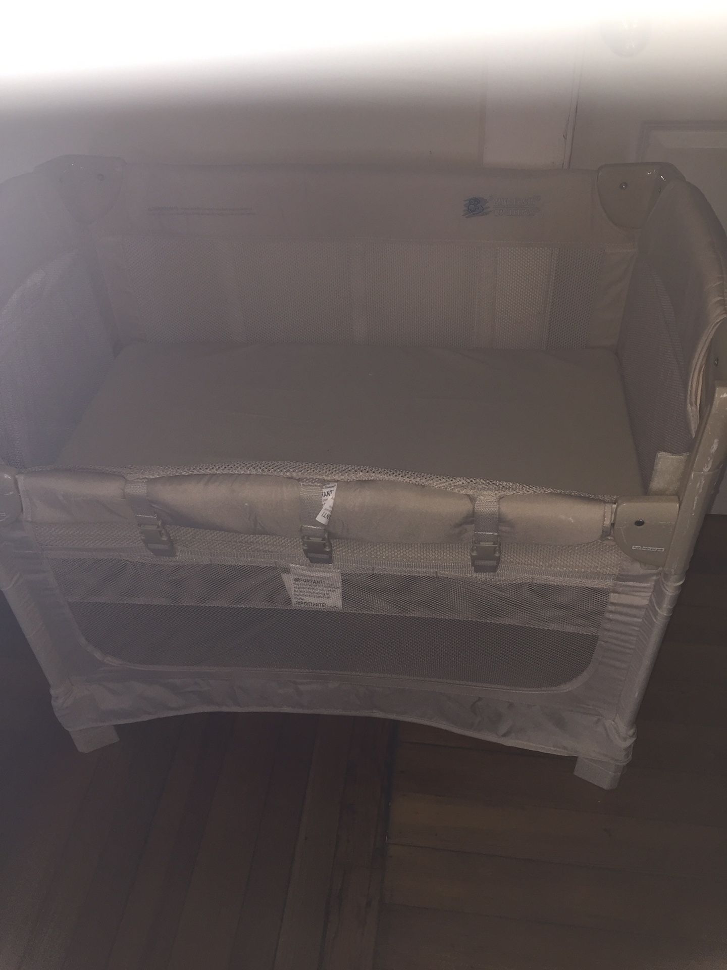 Arms reach co-sleeper