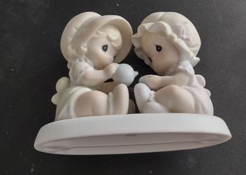 Friendship Hits The Spot