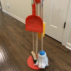 Melissa and Doug Wood Cleaning Set - Like New