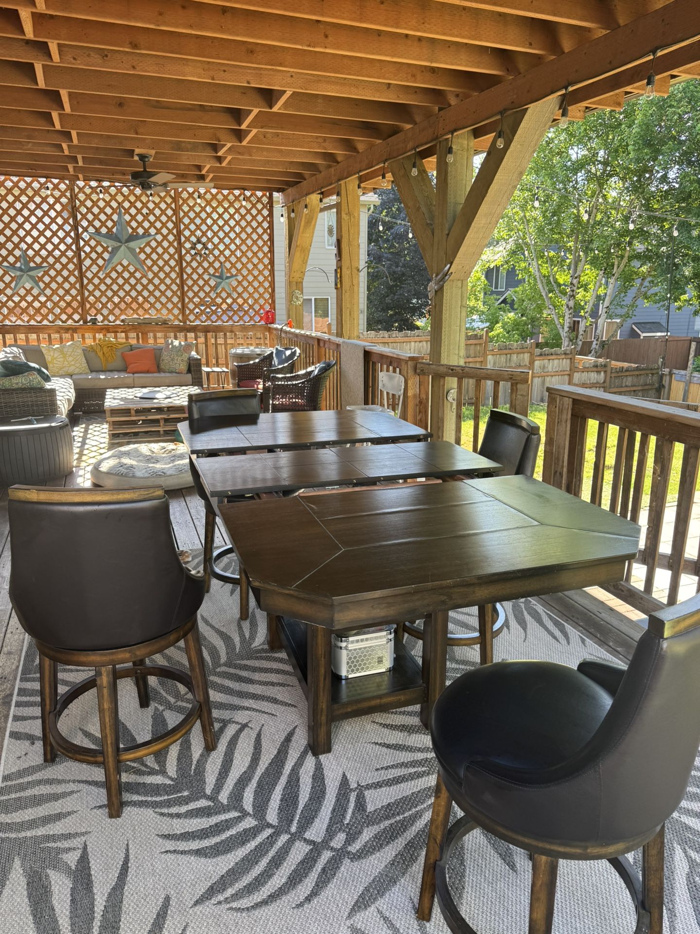 Dining Room Table 4 Swivel Chairs