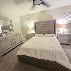 Sofia Vergara Collection Queen Bedroom Set (Box Spring Included)