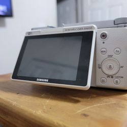 Samsung 20.3 MP Camera