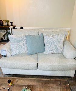 Loveseat and Sofa: Living Room Suite / Matching Set Also Match Set Coffee Table And End Table
