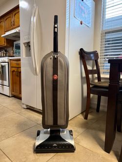 Hoover WindTunnel UH30010 Vacuum Cleaner