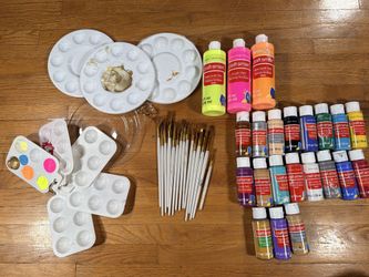 Craft Smart Acrylic Paint Lot 22 Bottles with Brushes & Mixing Palettes