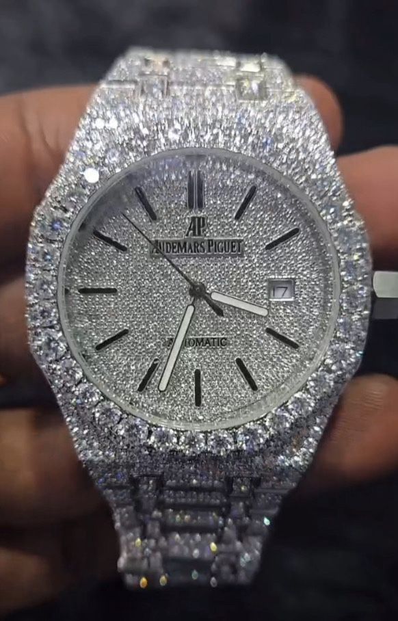 AP Moissanite VVS1 ICED OUT AP Watch