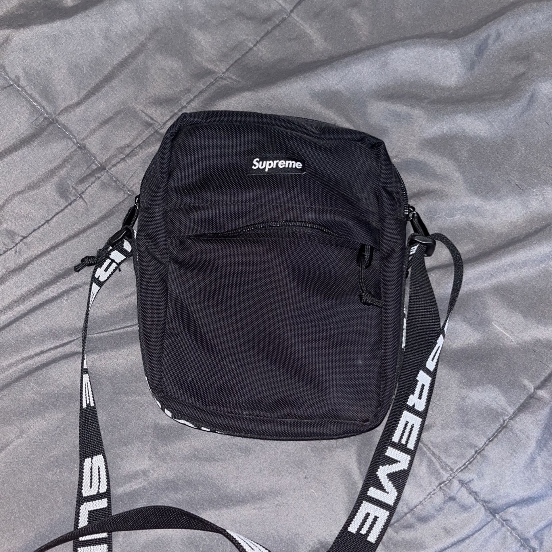 Supreme Shoulder Bag 