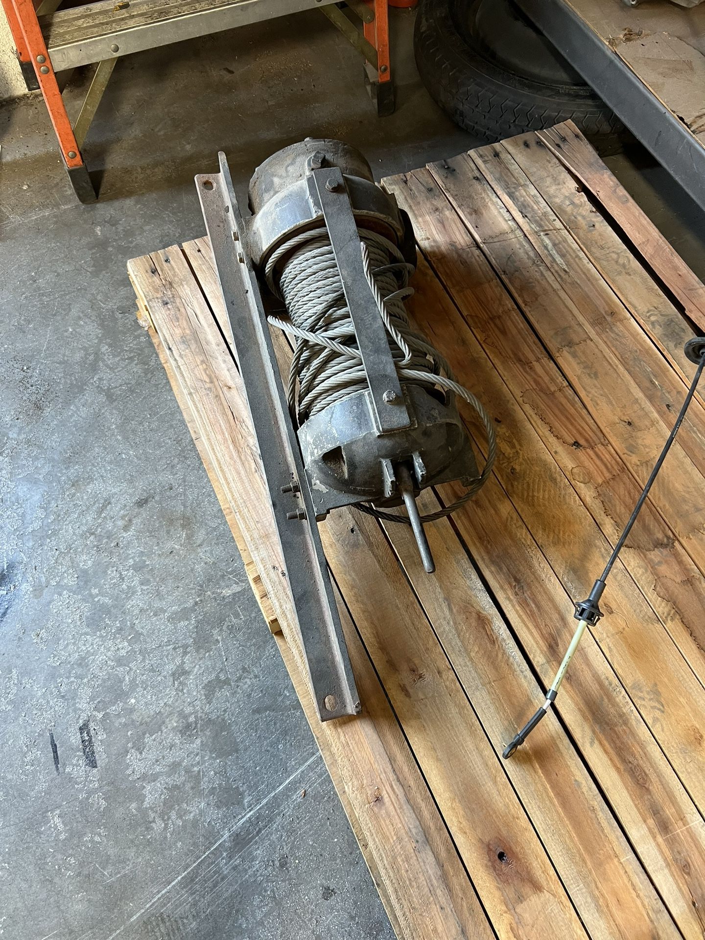 Heavy Duty Towing Winch.