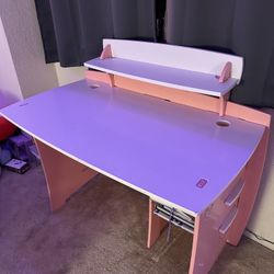Desk In good Condition 