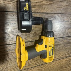 DEWALT 18V DC970 KEYLESS DRILL DRIVER WITH BATTERY ONLY $45