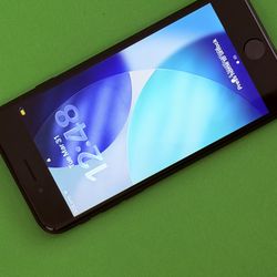 Like new Unlocked iPhone SE 3rd generation