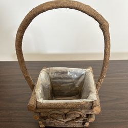 Small Wooden Plant Basket With Heart Design For Potted Plants