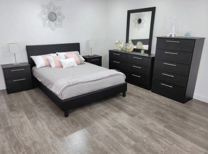 Bedroom Set *** Sold Separately Too ****** Juego De Cuarto **** Se Puede Vender Por Separado 