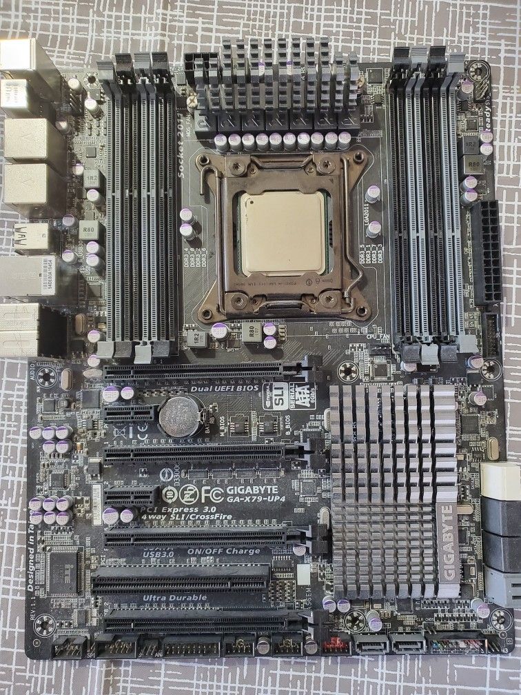 GIGABYTE GA-X79-UP4 Motherboard w XEON QBUV ES 2.50GHZ
