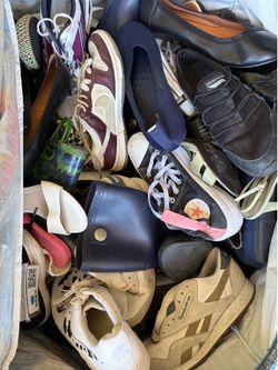 300 Pounds of Shoes Reseller Pallet