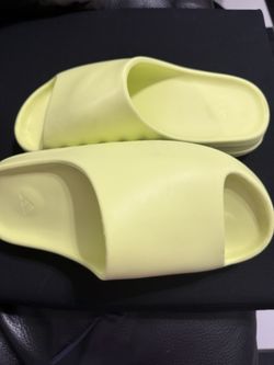 YEZZY SLIDES Adidas~ Yellowish Glow Green~Size 11 - Worn Once Only