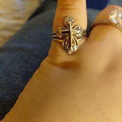 Size 7 Cross Ring