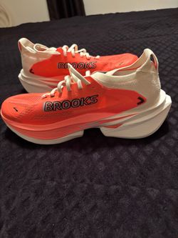Brooks Running Sneakers Orange and White size 10.5