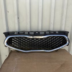 2014 2015 2016 Kia Cadenza Front Bumper Grille Grill OEM USED ORIGINAL *Chrome Cracked 