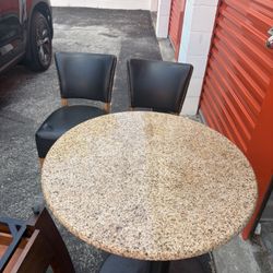 Garnet Table W Two Chairs 