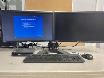 HP ProDesk 400 G2 Mini W/ two HP monitors & stand
