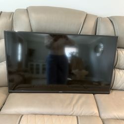 Vizio Led Tv 40 Inch No Remote Buttons Stuck On Side But With A UniverSal Remote It Will Work. 