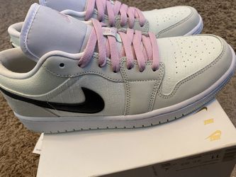 Womens AIR JORDAN 1 LOW SE SIZE 11