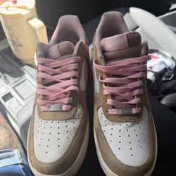 Mens 10.5 Nike Air Force 1 '07 LV8 sneakers