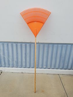 Large Poly Rake With Wood Hand! New!