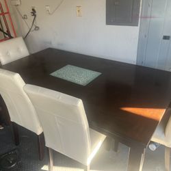Table And Chairs **$250 Obo**
