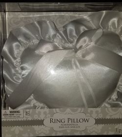 Wedding ring pillow