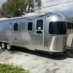 2020 Airstream Classic 30RB For Sale