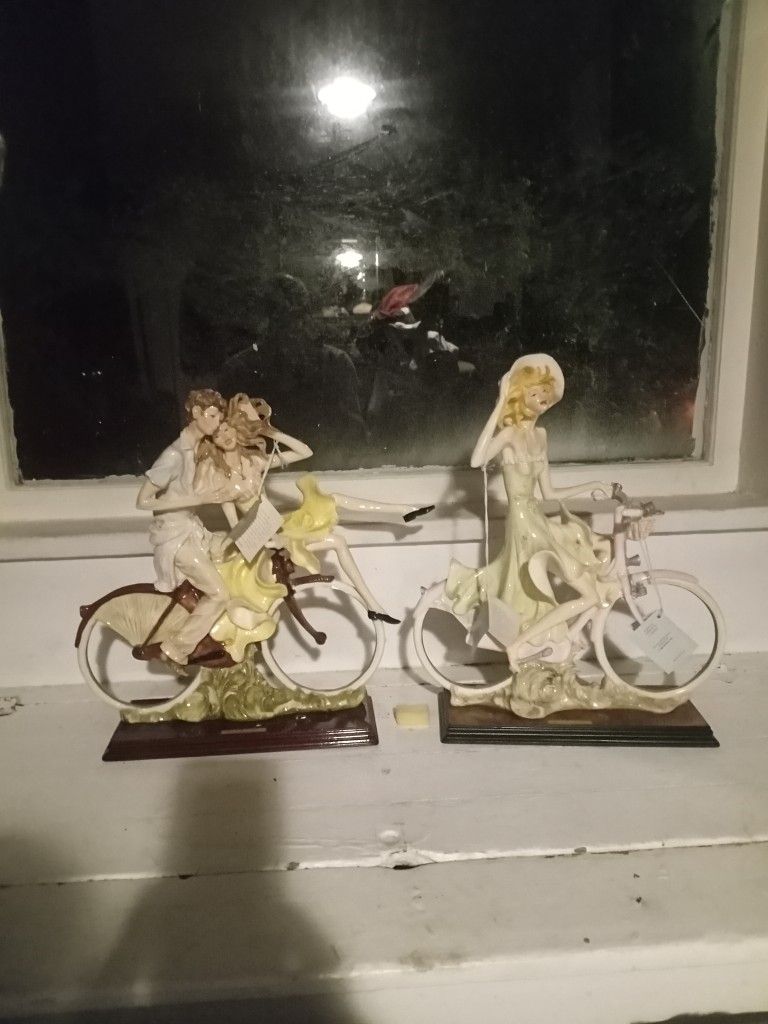 2 Santini Figurines ,...Same 1 Just Sold For 300 There Is 2 Of Them $150