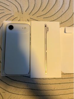 iPhone 17 air 256gb unlcoked excellent condition