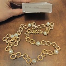 Vintage Pearl And Gold Tone Necklace