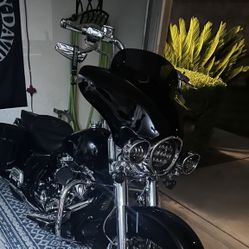 Universal Memphis Shade Batwing Fairing