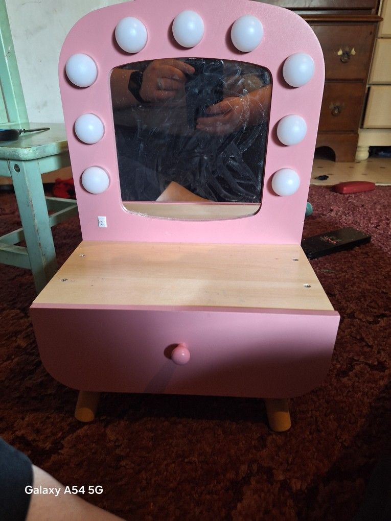 Little Make Up Table